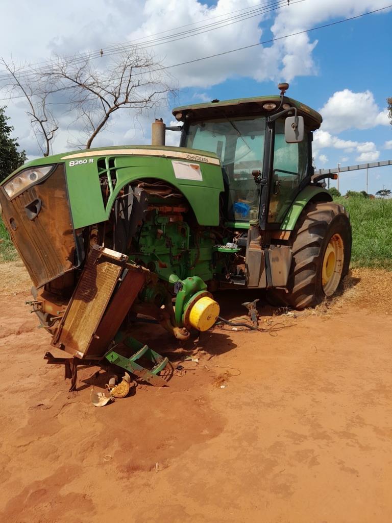 Produtos da categoria Tratores John Deere novos e usados à venda