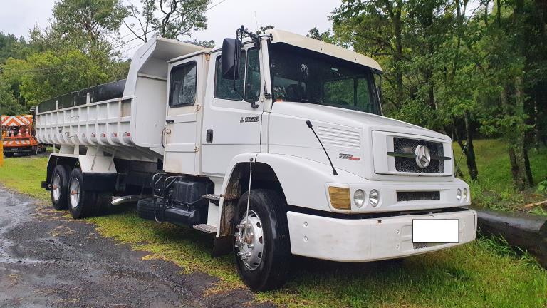 Caminhao Mercedes-benz MB 1620 usado à venda